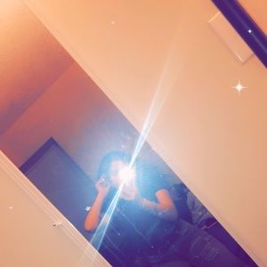 Meet your Posher, Daniela